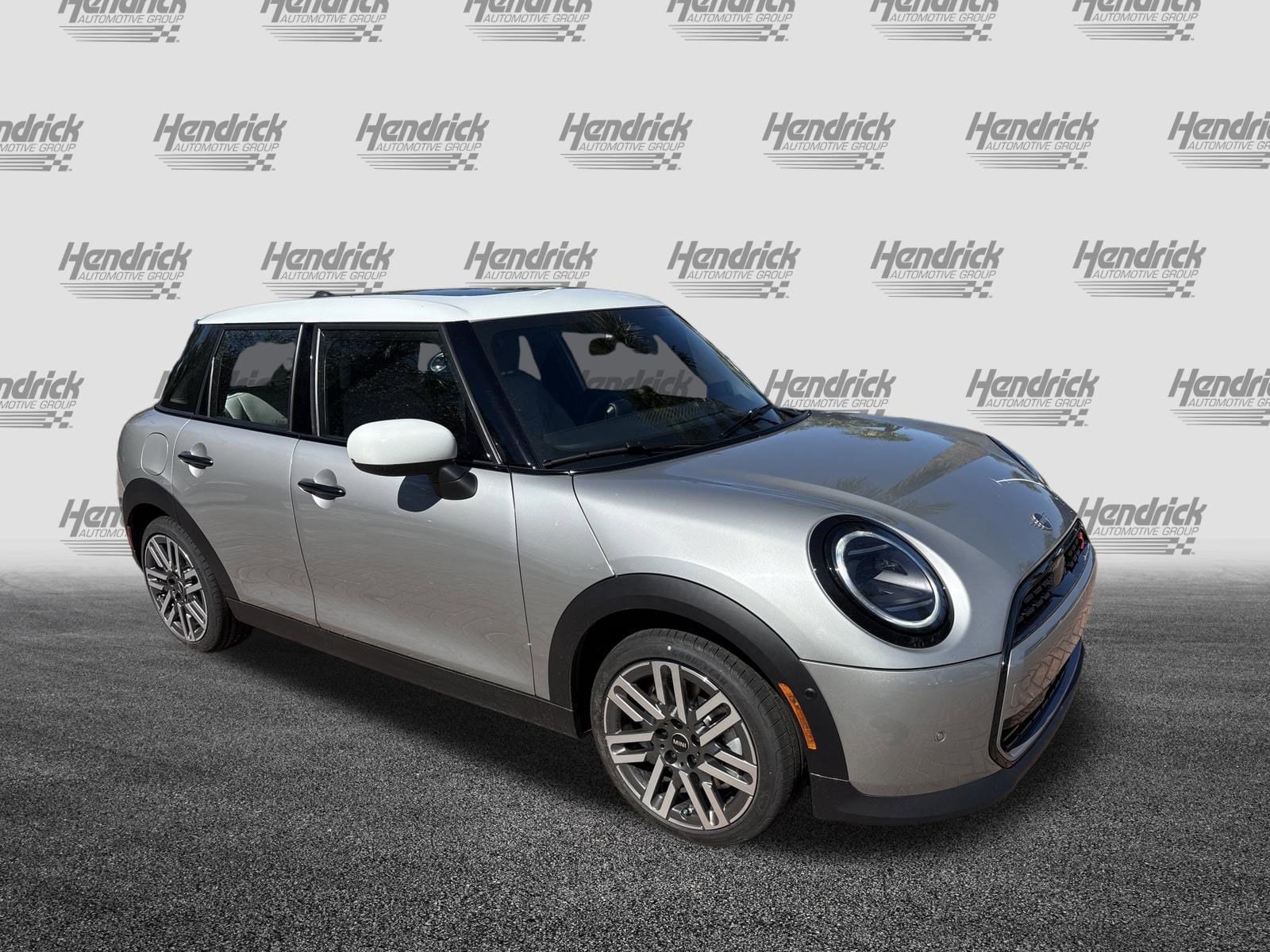 mini hardtop 4 door 2026 WMW53GD01T2X82525 image mini hardtop 4 door 2026 WMW53GD01T2X82525 image